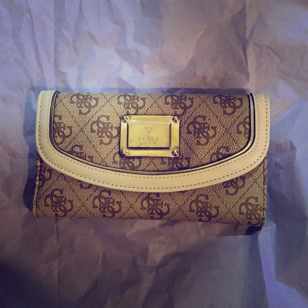 Guess Wallet
